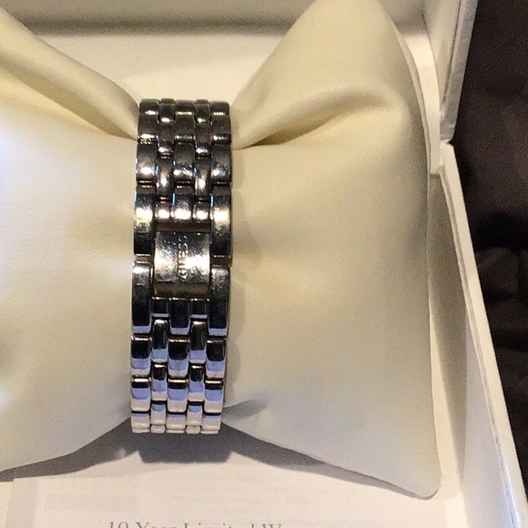 Watch - Picture 3 of 3